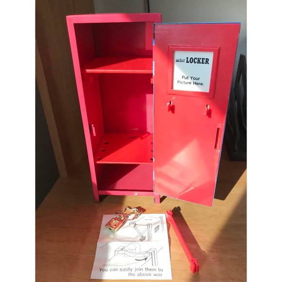 Hello Kitty Sanrio 2002 Mini Metal Locker Storage - Picture 4 of 14